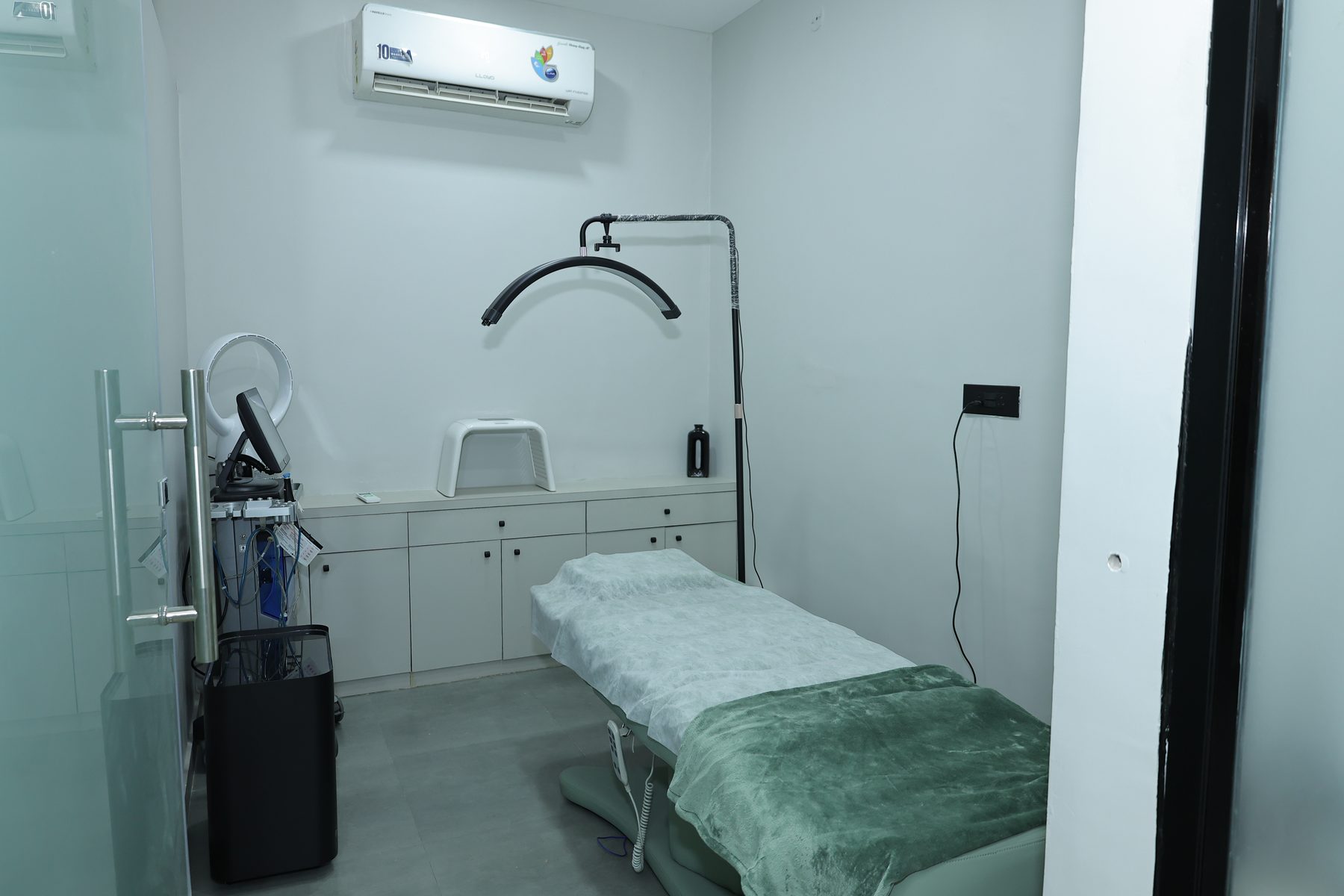 Clinical treatment room